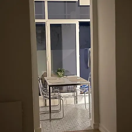 Spacious With Balcony And Stunning View Habitación en casa particular Lisboa