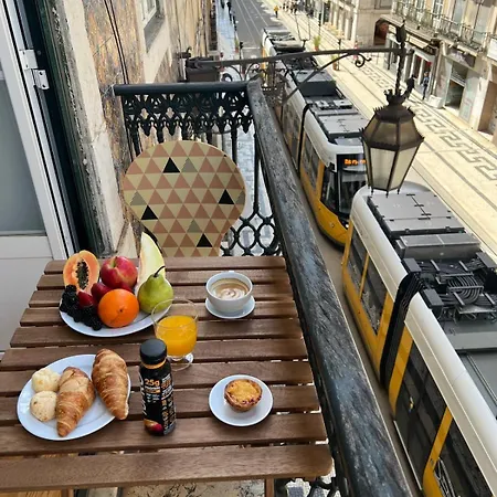 Spacious With Balcony And Stunning View Lissabon